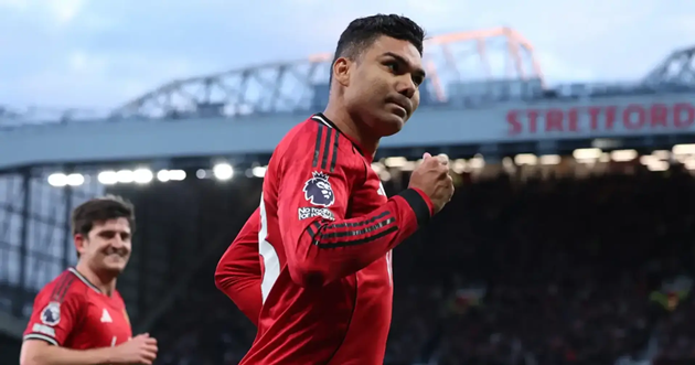 Hóa lá chắn thép, Casemiro lập kỷ lục sau 20 năm