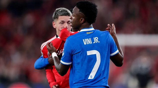 FIFA áp dụng 2 luật thẻ đỏ mới đầy tranh cãi tại World Cup