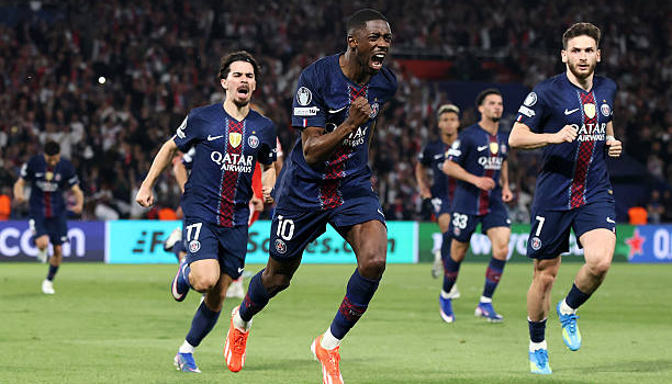 Giám đốc Bayern mỉa mai màn ăn mừng của cầu thủ PSG