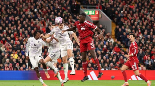 Soi trận Man Utd vs Liverpool: Quyết đấu vì tấm vé Champions League