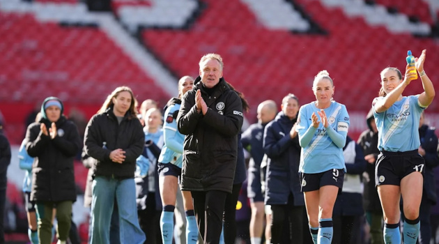 Arsenal sẩy chân, dâng cúp WSL cho Man City