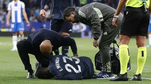 Ferland Mendy nghỉ thi đấu một năm vì chấn thương nặng