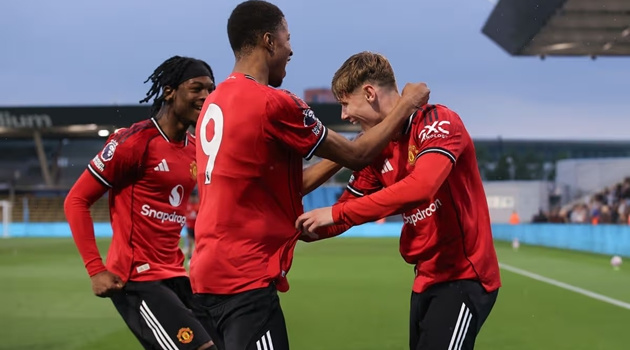 Đã đến lúc Michael Carrick đặt cược vào Shea Lacey và Chido Obi