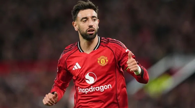 Giữa tin đồn sang Saudi, Carrick quyết giữ Bruno Fernandes