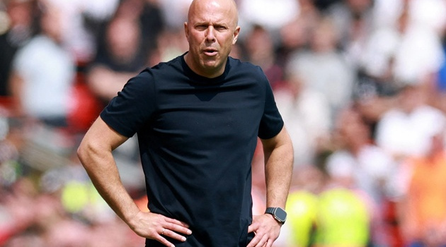 Arne Slot và cơn thịnh nộ hiếm thấy tại thánh địa Anfield