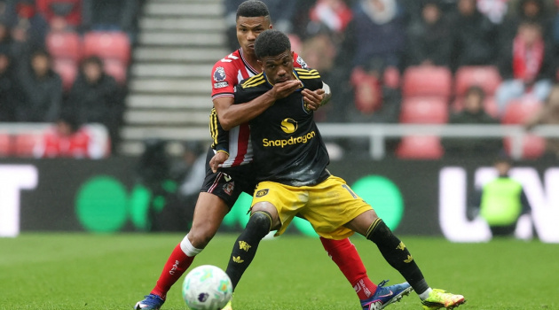 Chuyên gia chê tuyến giữa MU lép vế trước Sunderland