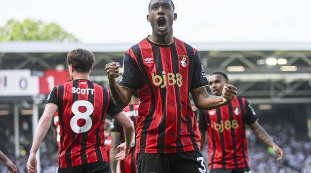 Bournemouth áp sát top 5 sau trận cầu 2 thẻ đỏ ở London
