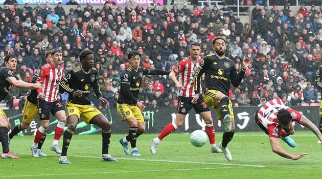 Man Utd bất lực trước pháo đài 11 trận sạch lưới của Sunderland