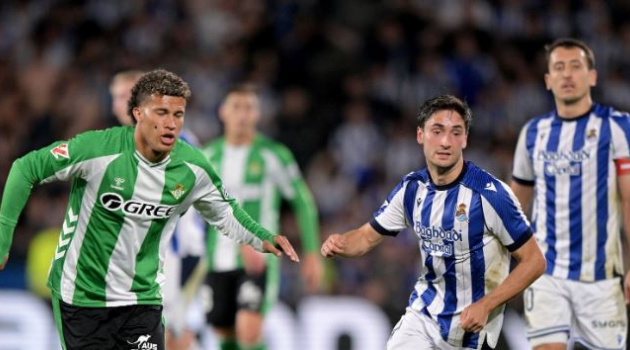 Chuyên gia thúc giục Man Utd thanh lý Joshua Zirkzee