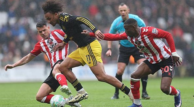 Zirkzee tự khép lại cánh cửa sự nghiệp tại Man Utd