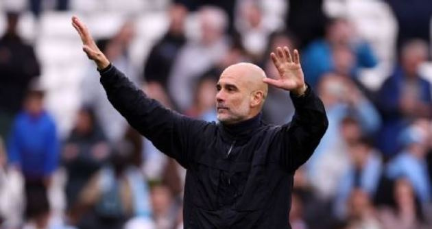 Pep Guardiola hài hước kêu gọi West Ham chặn đứng Arsenal