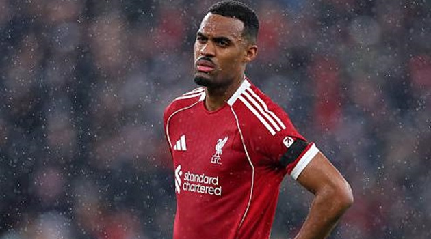 Gravenberch khẳng định Liverpool không đáng bị la ó
