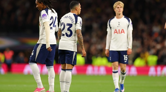Tottenham hụt hơi và chiếc phao cứu sinh bất ngờ cho West Ham