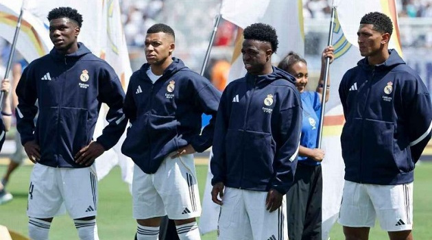 Real Madrid trả giá vì quyền lực phòng thay đồ