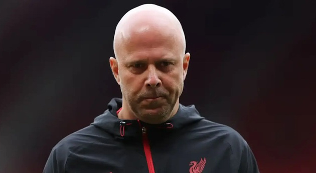 Sneijder chỉ ra sai lầm lớn nhất của Slot ở Liverpool