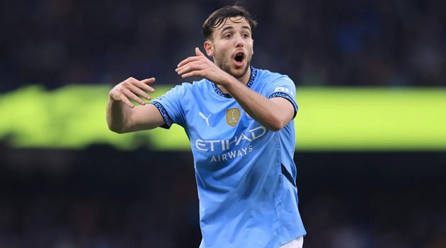 Pep Guardiola làm rõ sự vắng mặt của Nico Gonzalez