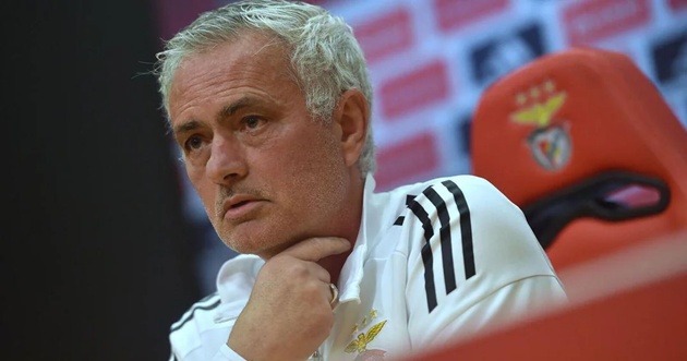 Jose Mourinho phớt lờ đề nghị gia hạn của Benfica