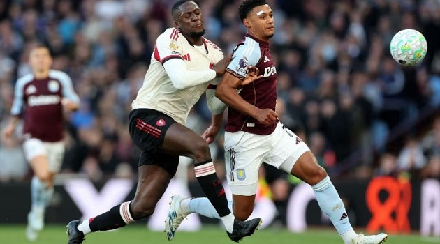 Watkins chê hàng thủ Liverpool rời rạc