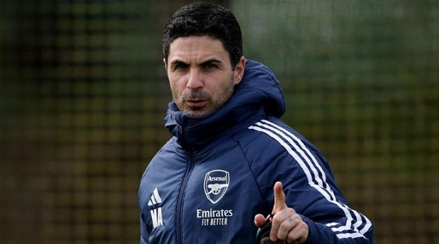 Arsenal bắt đầu cuộc đua sau ngai vàng