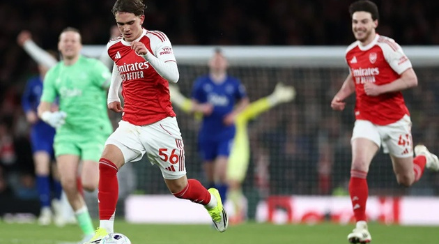 5 trận đấu then chốt đưa Arsenal lên ngôi vương Ngoại hạng Anh