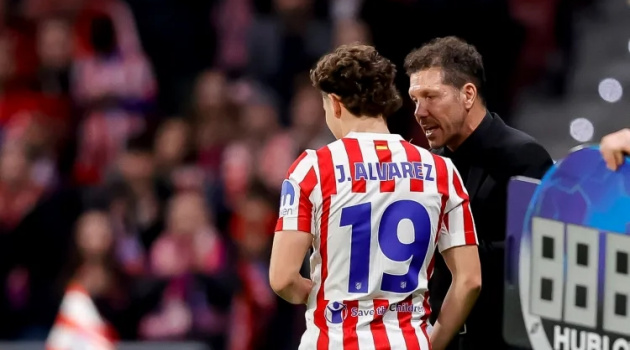 HLV Simeone ám chỉ Alvarez đã chọn xong bến đỗ