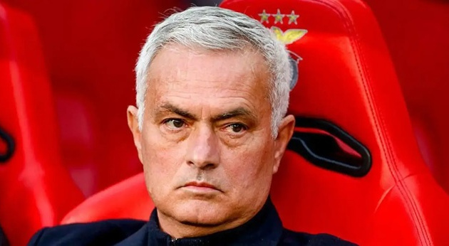 Phí phá vỡ hợp đồng của Mourinho tăng vọt lên 15 triệu euro
