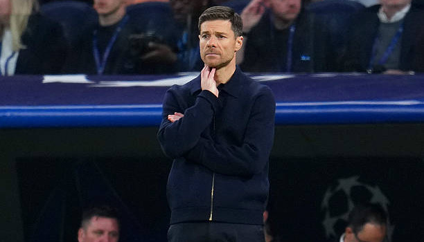 Xabi Alonso gánh áp lực ngàn cân giữa mớ hỗn độn tại Chelsea