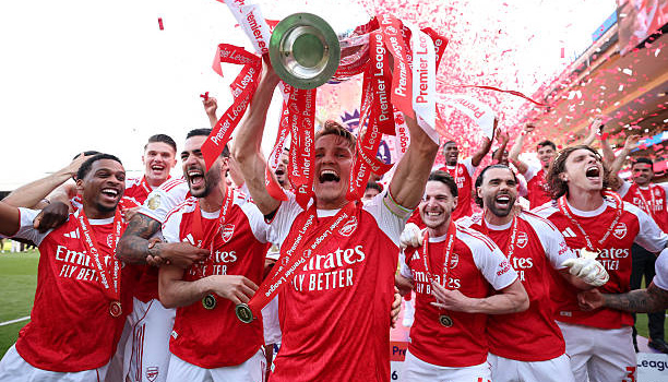 Arsenal chốt lộ trình diễu hành mừng chức vô địch