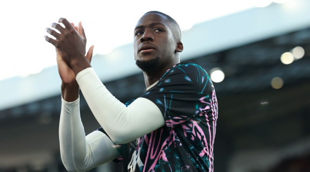 Sự ra đi của Konate đẩy Liverpool vào một mùa hè giông bão