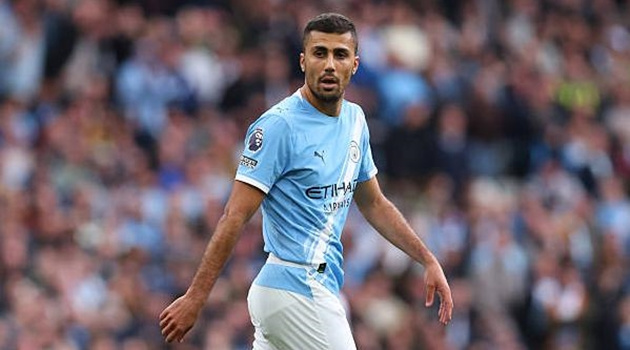 Được liên hệ với Real Madrid, Rodri khéo léo né tránh