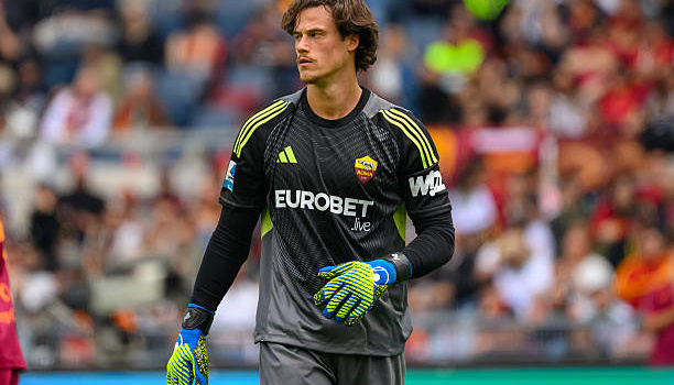 AS Roma nói không với 50 triệu euro của Chelsea vụ Svilar