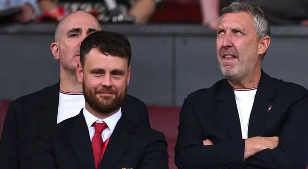 Milan muốn rút ruột Man Utd, chiêu mộ Christopher Vivell