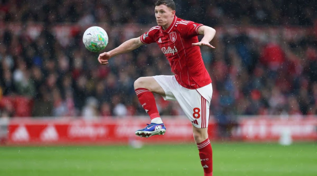 Wood giục Forest giữ Anderson trước sự dòm ngó của Man City