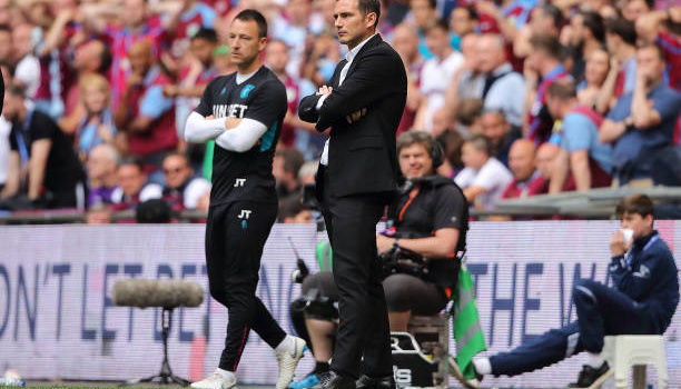 Thấy gì từ sự bất đồng giữa Lampard và Terry về tuyển Anh?