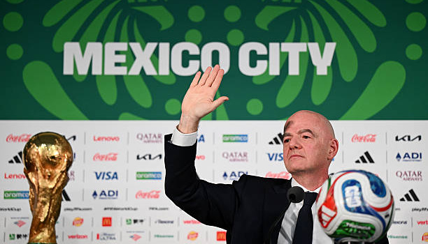 Chủ tịch FIFA hứa đưa bằng được tuyển Iran đến World Cup