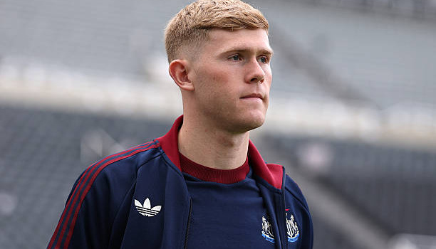 Man Utd duy trì đàm phán chiêu mộ Lewis Hall