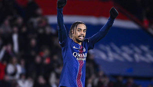 Sự cứng rắn của PSG đang đẩy Barcola sang Ngoại hạng Anh
