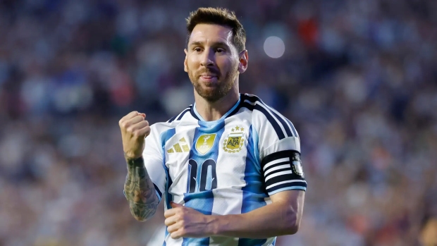 HLV Scaloni tin cả thế giới chờ xem Messi ở World Cup 2026
