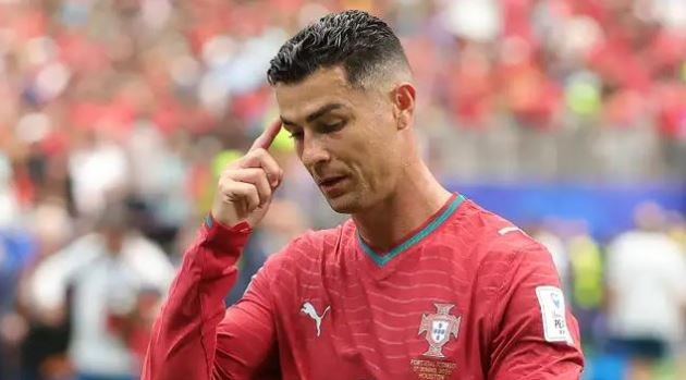 Henry chỉ trích Ronaldo ích kỷ khiến Bồ Đào Nha bị chia điểm