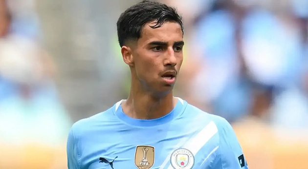 Manchester City phản hồi tin đồn Vitor Reis gia nhập Barcelona