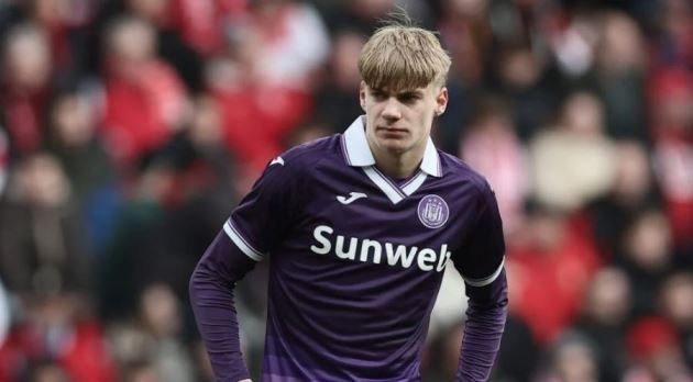 Tottenham và MU tranh mua sao trẻ Nathan De Cat