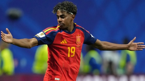 Tây Ban Nha 4-0 Saudi Arabia: Cầu thủ Ả Rập phản lưới