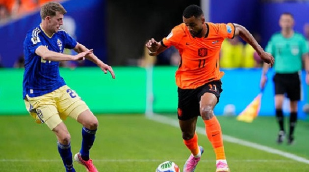 Tin đồn chuyển nhượng tối 22/6: Tottenham hỏi mua Cody Gakpo; Julian Alvarez muốn gia nhập Barcelona