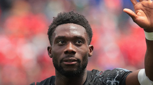 Alphonso Davies đi vào lịch sử trong ngày Canada loại Nam Phi