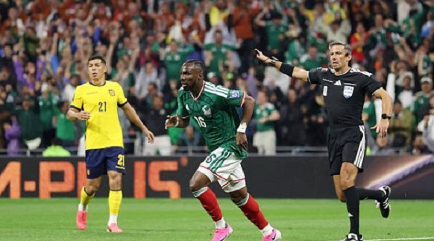 Hạ Ecuador, Mexico giải lời nguyền World Cup sau 40 năm