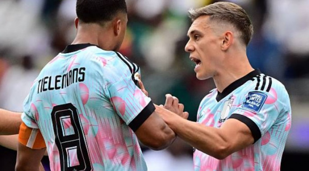 Tielemans và Trossard từ chỗ tranh cãi nảy lửa đã cùng nhau giải cứu tuyển Bỉ