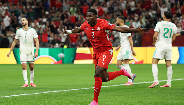Hạ Algeria 2-0, Thụy Sĩ giành vé vào vòng 16 đội World Cup 2026