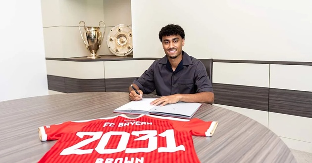 Bayern Munich chính thức chiêu mộ Nathaniel Brown