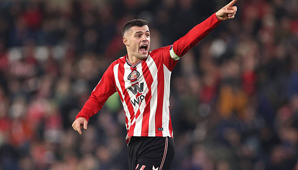 Kế hoạch tái hợp Xhaka của Xabi Alonso đã phá sản