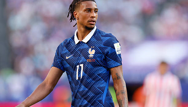 FIFA bác đơn kháng cáo thẻ vàng của Michael Olise